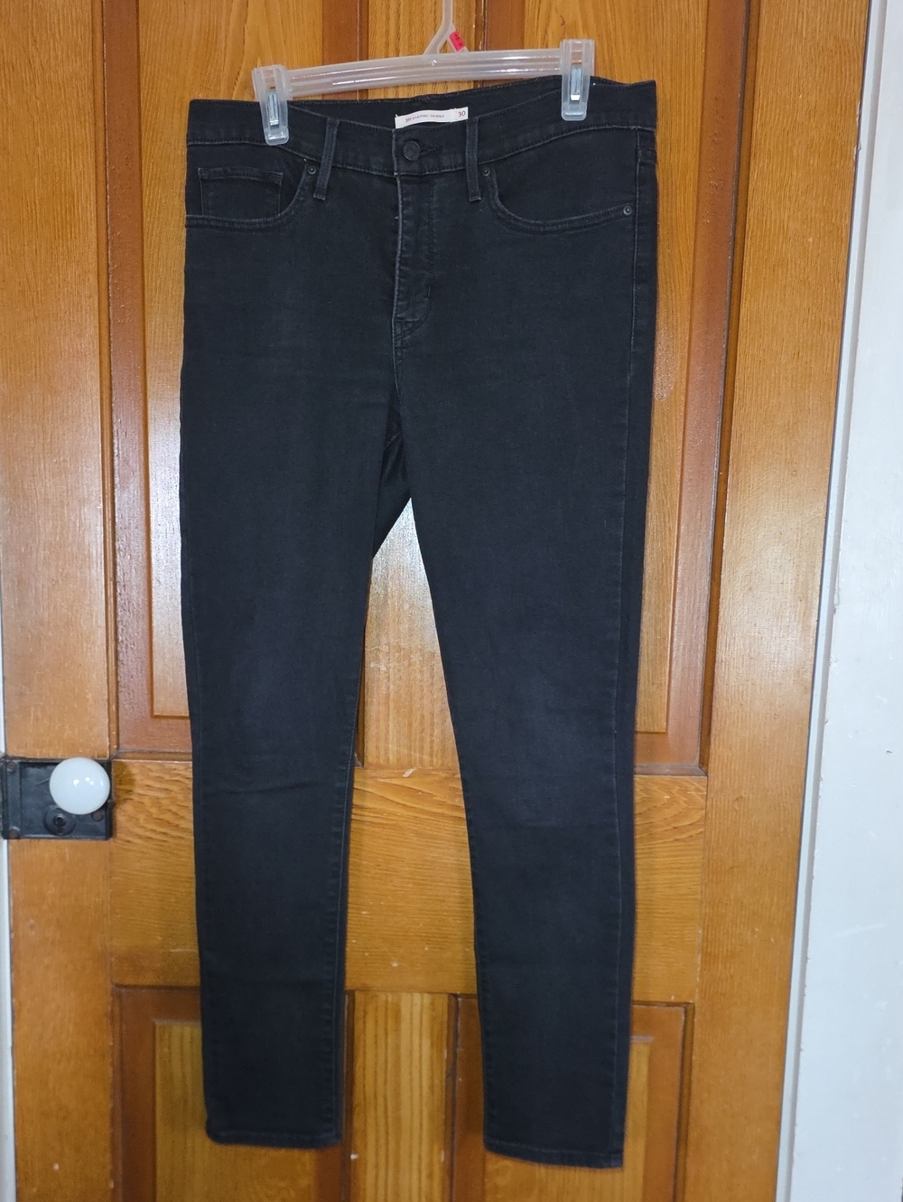Levi's Black Skinny Jeans — Women's Slim Fit
